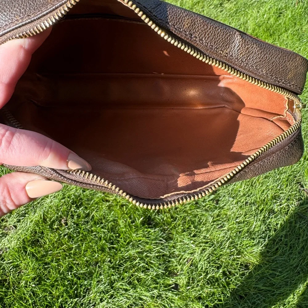 Louis Vuitton Monogram Brown Toilletries Bag - Picture 8 of 9